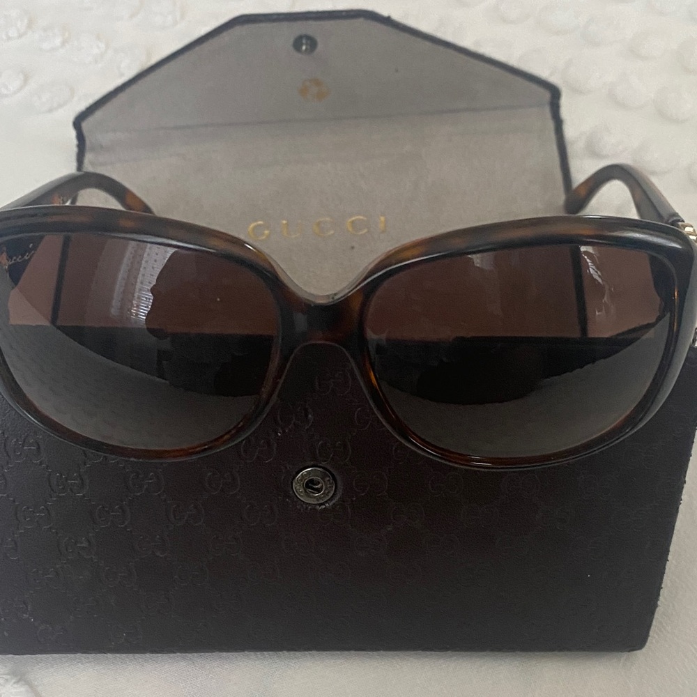 GUCCI  Sunglasses